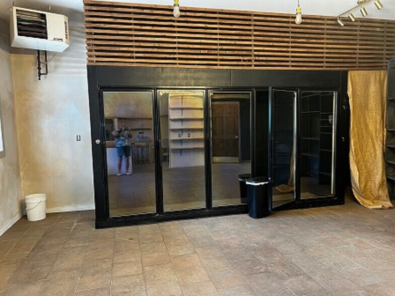 More Photos Of 96 River Rd, East Hanover Garden Center For Lease