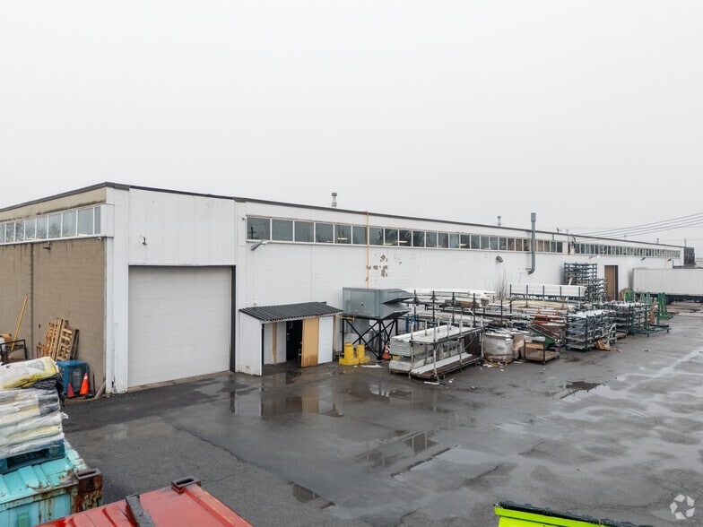 More Photos Of 375 Green Rd, Hamilton Warehouse For Lease
