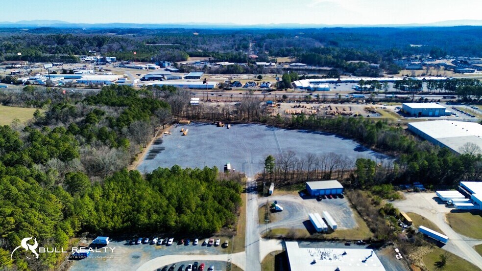 More Photos Of 152 Tyler Dr, Calhoun Warehouse For Lease
