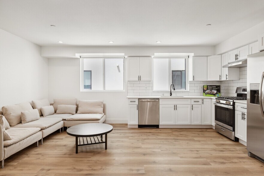 More Photos Of 1326 W 35th Pl, Los Angeles Apartments For Sale