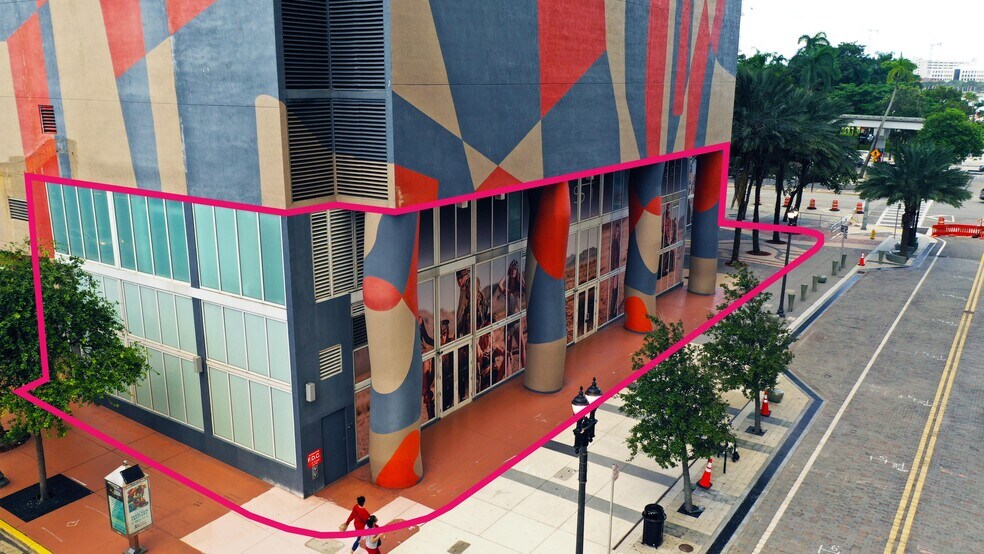 More Photos Of 50 Biscayne Blvd, Miami Multifamily For Sale