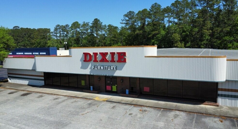 More Photos Of 303 Robertson Blvd, Walterboro General Retail For Sale