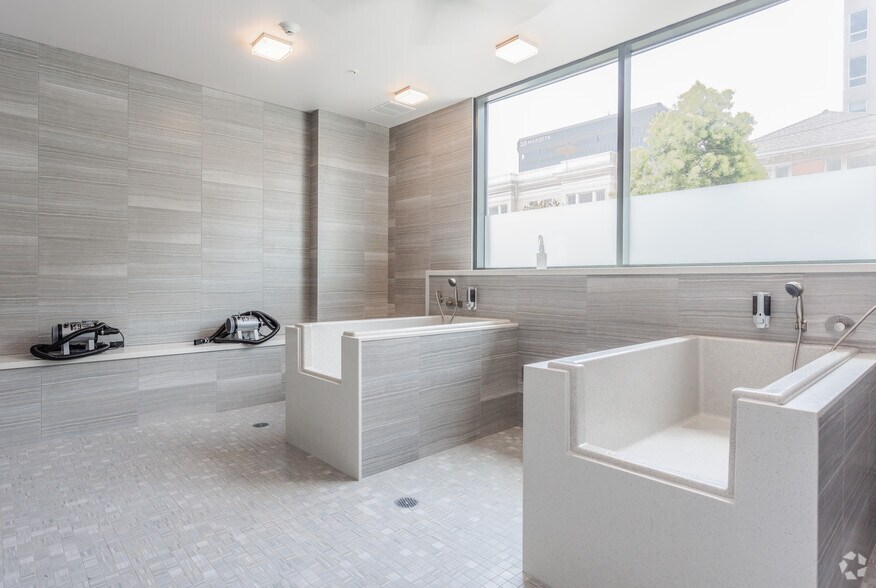 More Photos Of 2450 Valdez St, Oakland Apartments For Lease