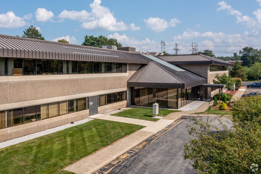 More Photos Of 2 Omni Way, Chelmsford Office For Lease