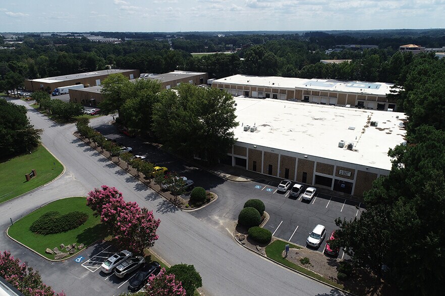 More Photos Of 470 Plaza Dr, College Park Warehouse For Lease