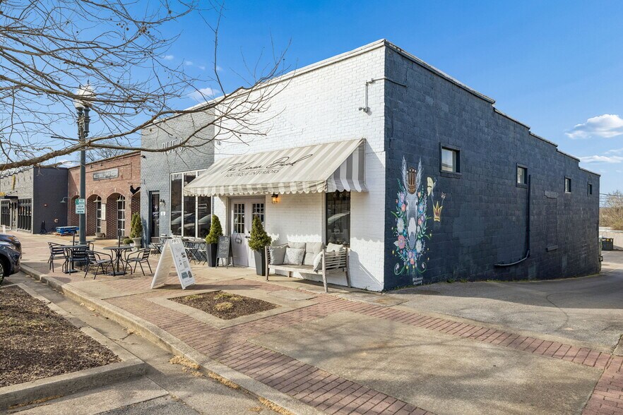 More Photos Of 109 E 6th St, Columbia Storefront For Sale