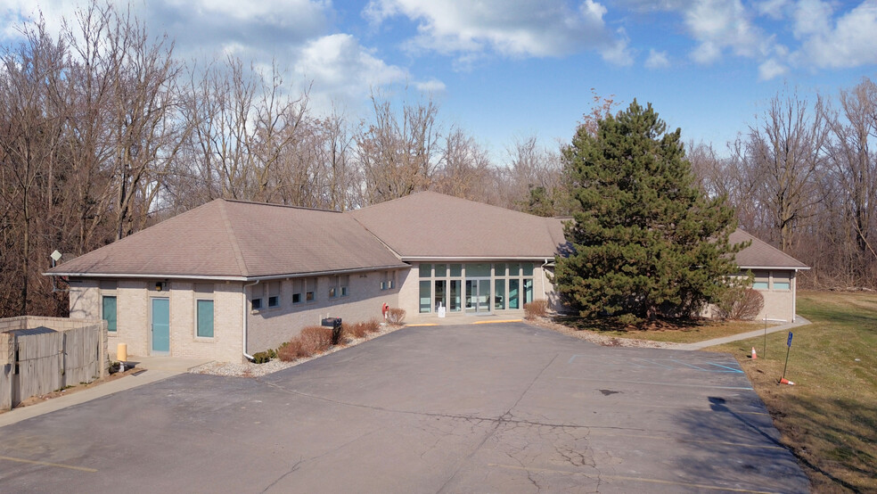 Primary Photo Of 3380 Beecher Rd, Flint Medical For Sale