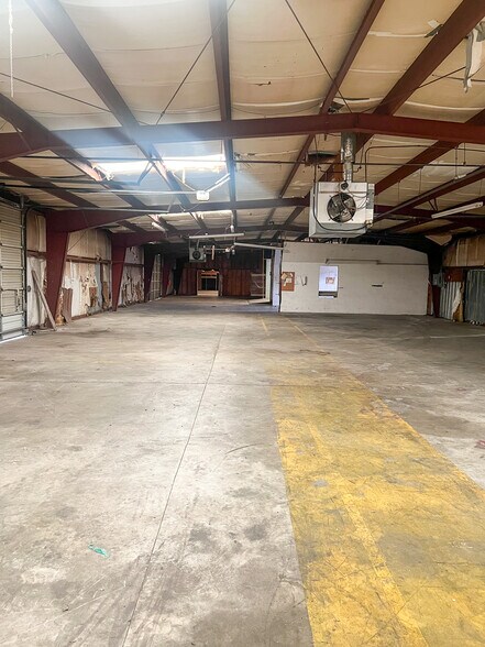 More Photos Of 520 N Vine St, North Little Rock Warehouse For Sale