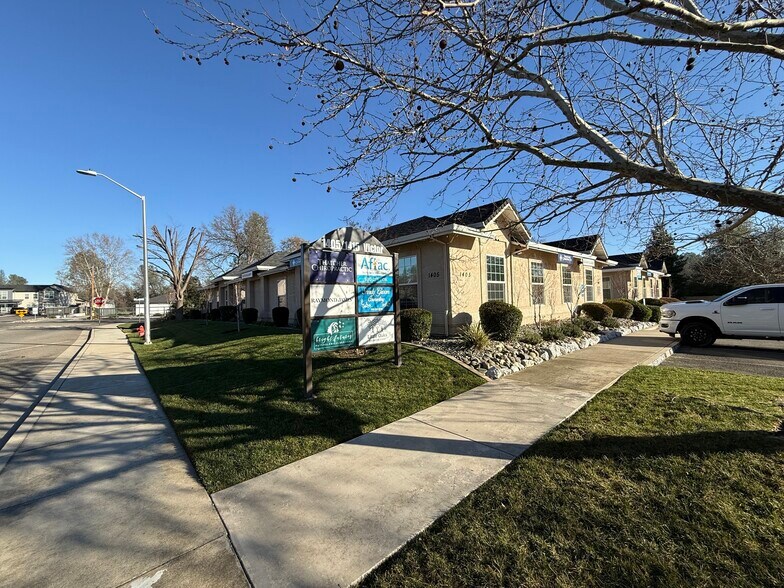 Primary Photo Of 1405 Victor Ave, Redding Office For Lease