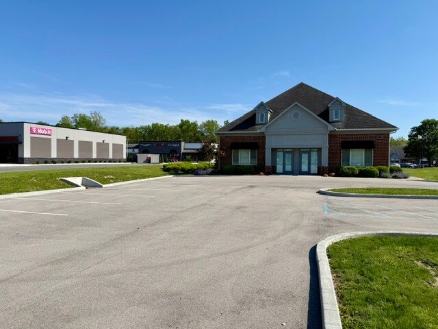 More Photos Of 4755 Statesmen Dr, Indianapolis Office For Sale