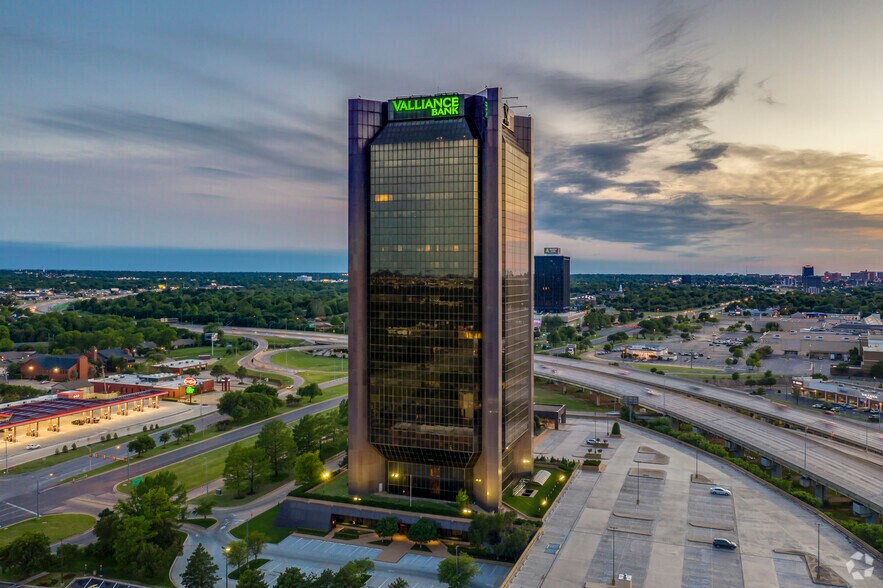 More Photos Of 1601 NW Expressway, Oklahoma City Office For Lease