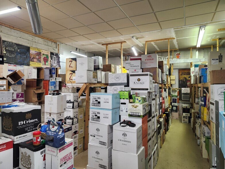 More Photos Of 98 W Main St, Cambridge Storefront Retail Office For Sale