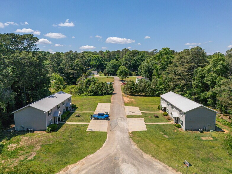More Photos Of 4121 Oakwood Vlg, Oakwood Apartments For Sale
