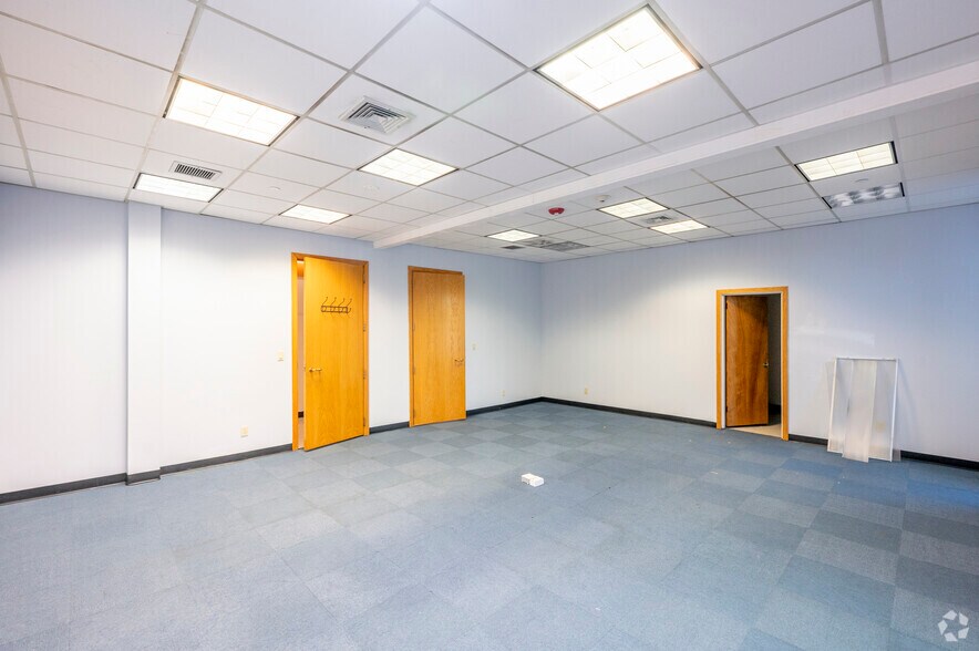 More Photos Of 1100 Stewart Ave, Garden City General Retail For Lease