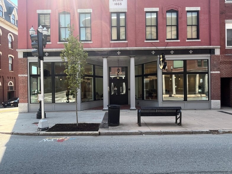 Primary Photo Of 197 Lisbon St, Lewiston Apartments For Lease