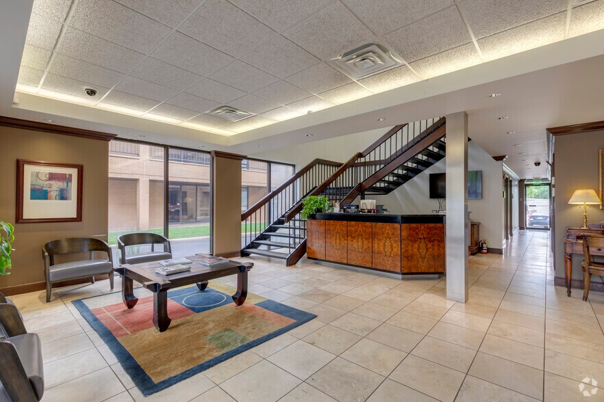 More Photos Of 1000 W Wilshire Blvd, Oklahoma City Coworking Space