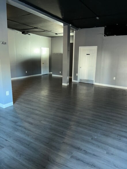 More Photos Of 1140 Mercer Ave, Akron General Retail For Sale