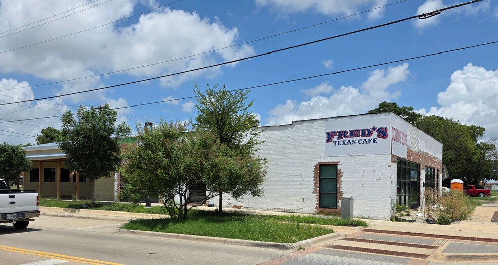 Primary Photo Of 101 N Magnolia St, Crowley Restaurant For Sale