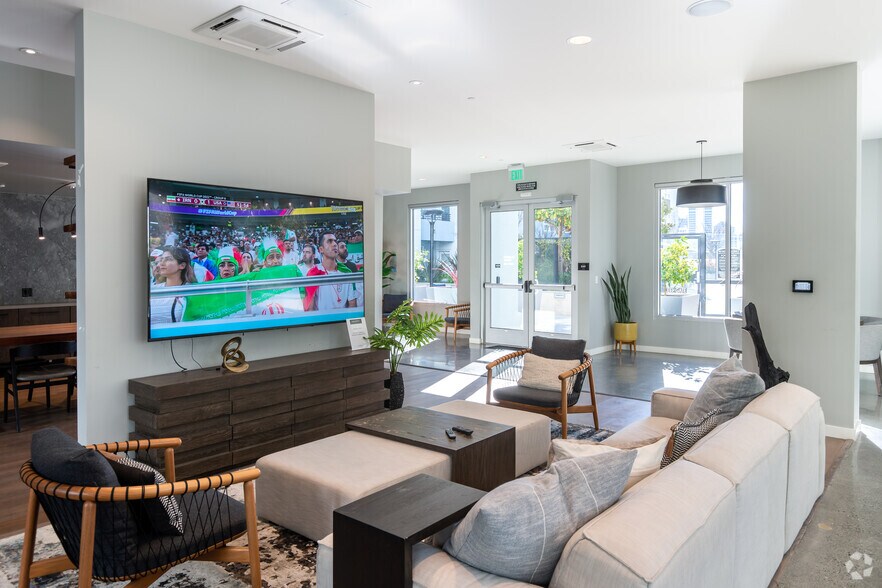 More Photos Of 3093 Broadway, Oakland Apartments For Lease