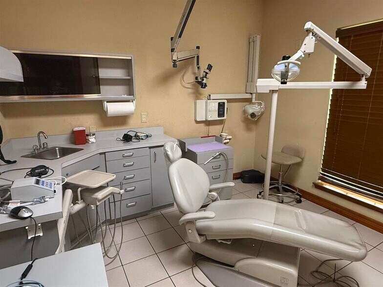 More Photos Of 3590 Blackmon Ln, Beaumont Medical For Sale