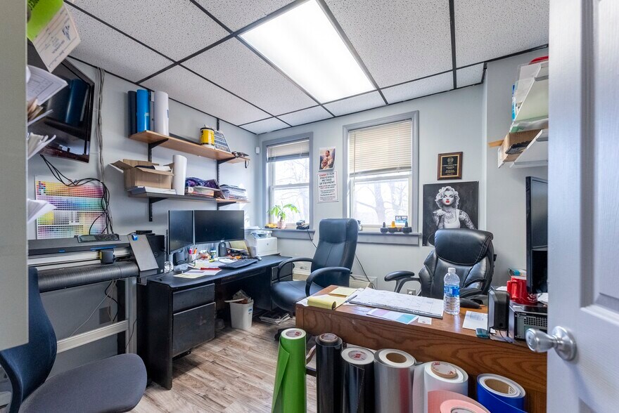 More Photos Of 447 Broadway, Ulster Park Office For Sale