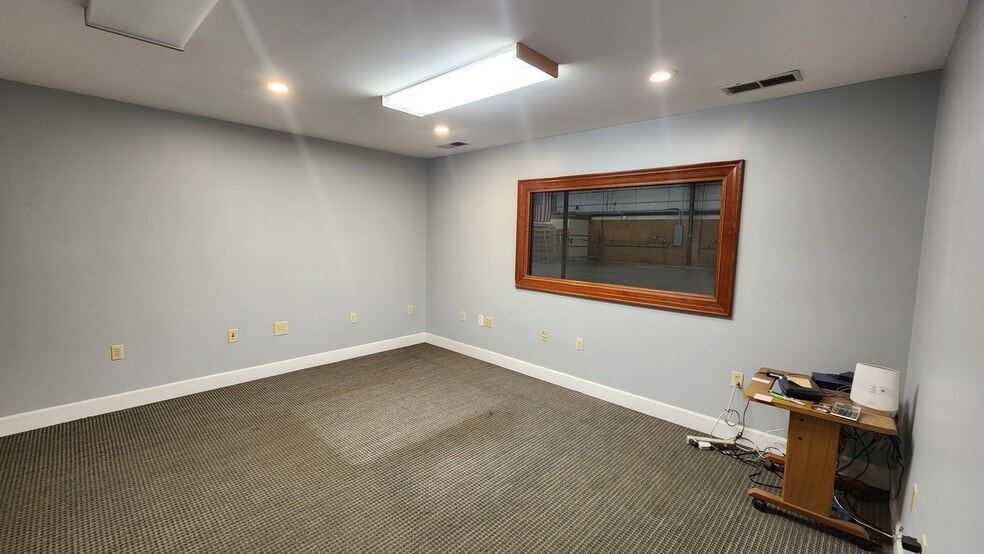 More Photos Of 3551 Hwy 51 N, Fort Mill Warehouse For Lease