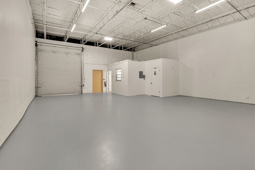 More Photos Of 1840 Hypoluxo Rd, Lake Worth Self Storage For Lease