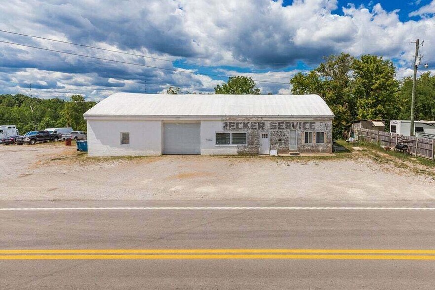 More Photos Of 8825 Dixie Hwy, Corinth Auto Repair For Sale