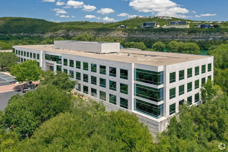 More Photos Of 5001 Plaza On The Lake Dr, Austin Office For Lease