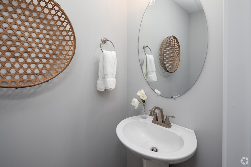 More Photos Of 100 Henry Dr, Burns Apartments For Sale