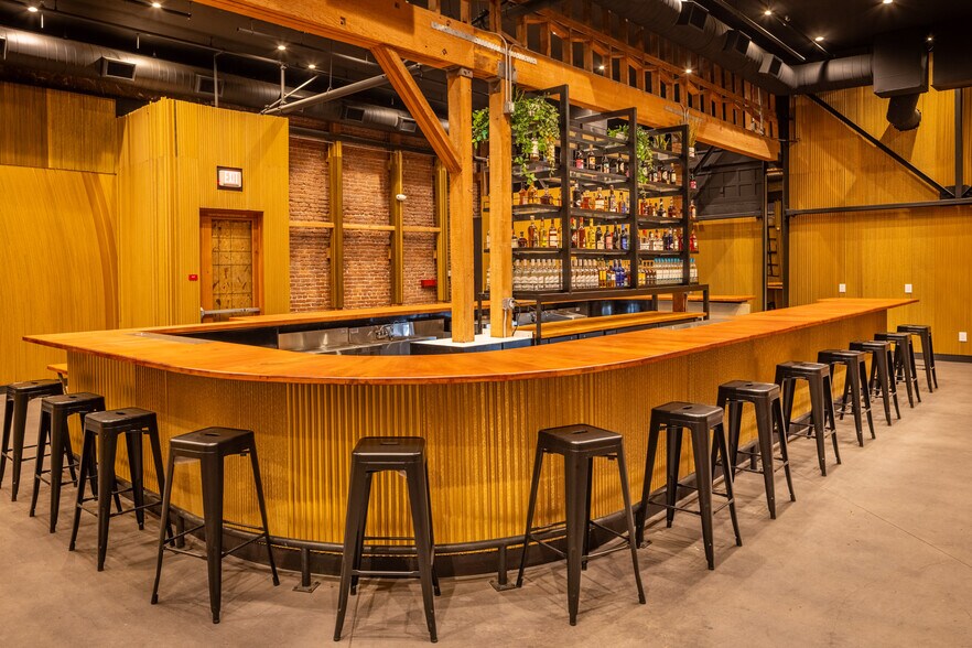 More Photos Of 1948 E 7th St, Los Angeles Bar For Lease