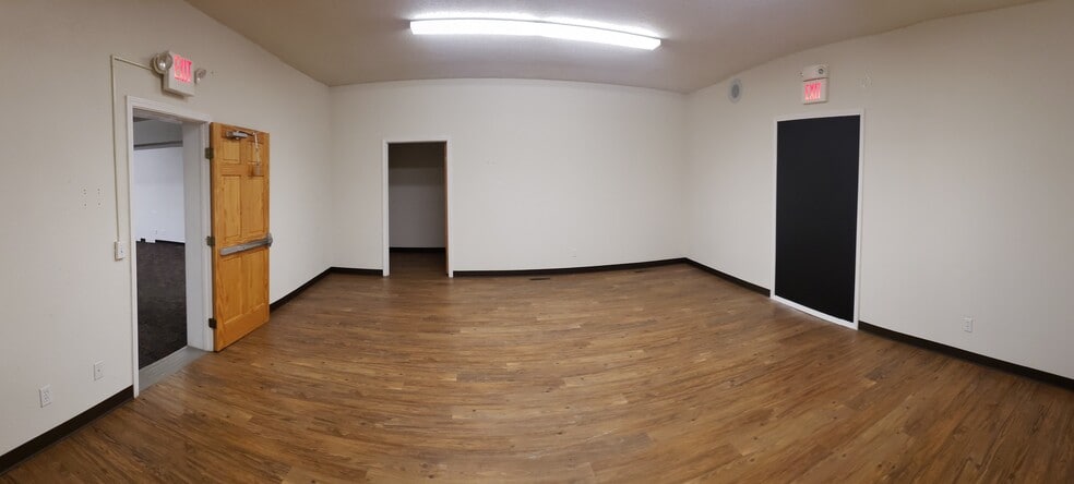 More Photos Of 528 E Main St, Park Hills Unknown For Lease