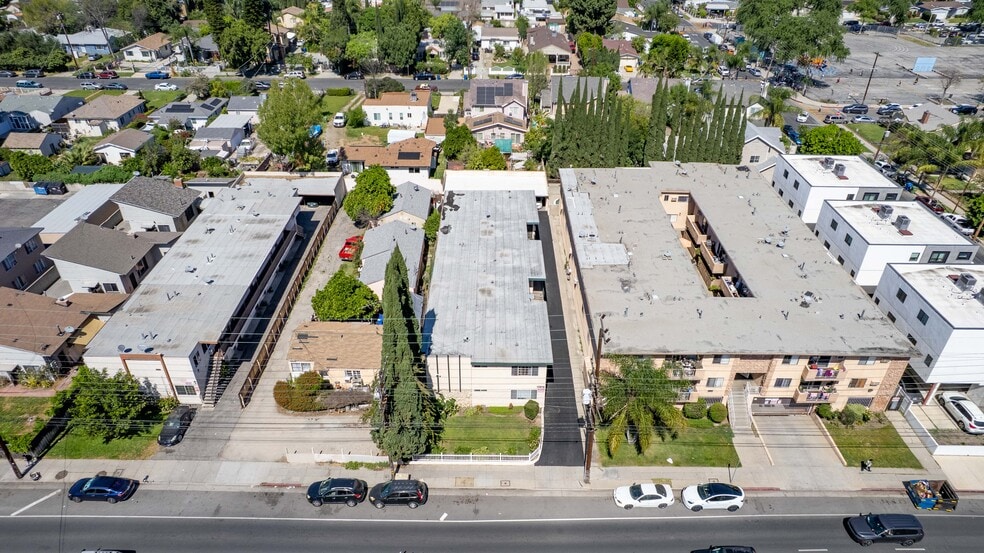 More Photos Of 15919 Vanowen St, Van Nuys Apartments For Sale