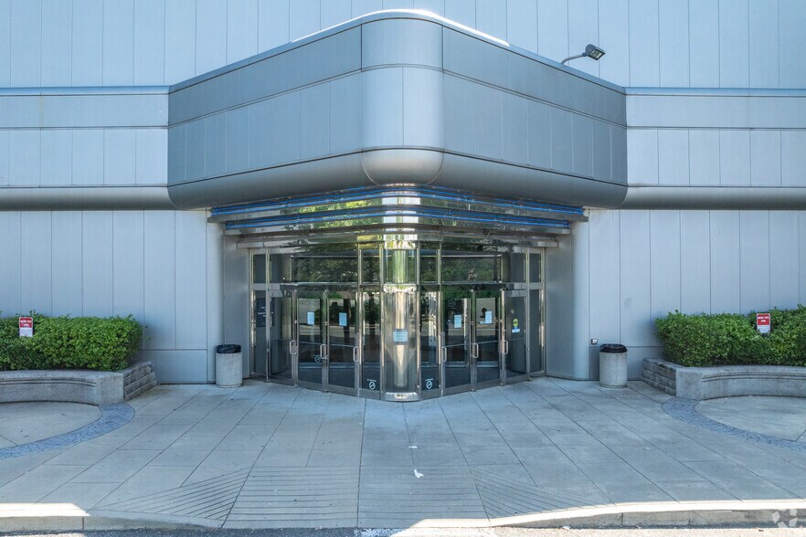 More Photos Of 7900 Ritchie Hwy, Glen Burnie Flex For Lease