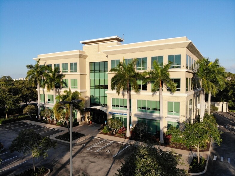 More Photos Of 9118 Strada Pl, Naples Unknown For Lease