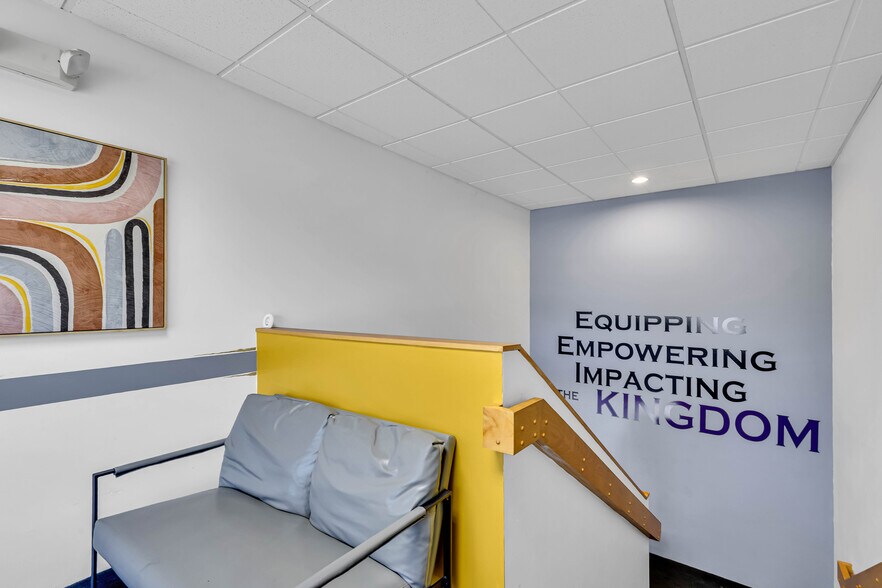 More Photos Of 3050 Delta Marine Dr, Columbus Office For Sale