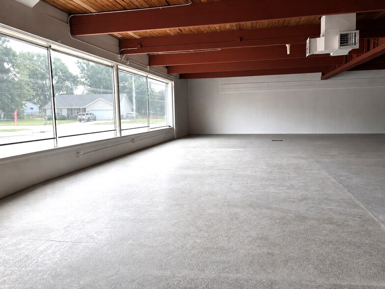 More Photos Of 3082 Main St, East Troy Freestanding For Lease