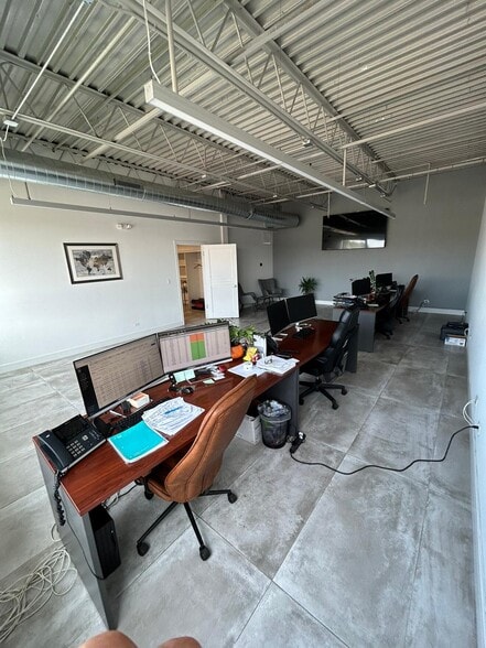 More Photos Of 255 E 167th St, Harvey Distribution For Lease