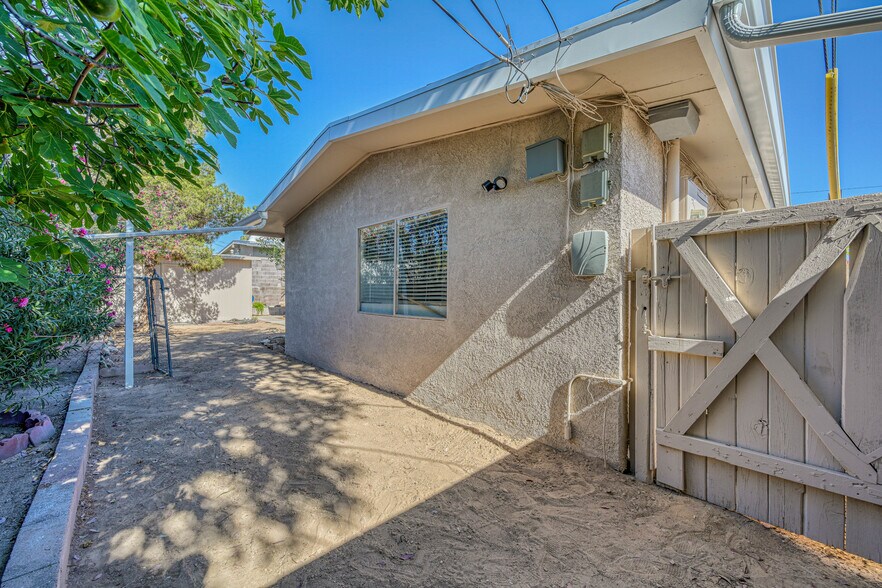 More Photos Of 1632 E Saint Louis Ave, Las Vegas Apartments For Sale