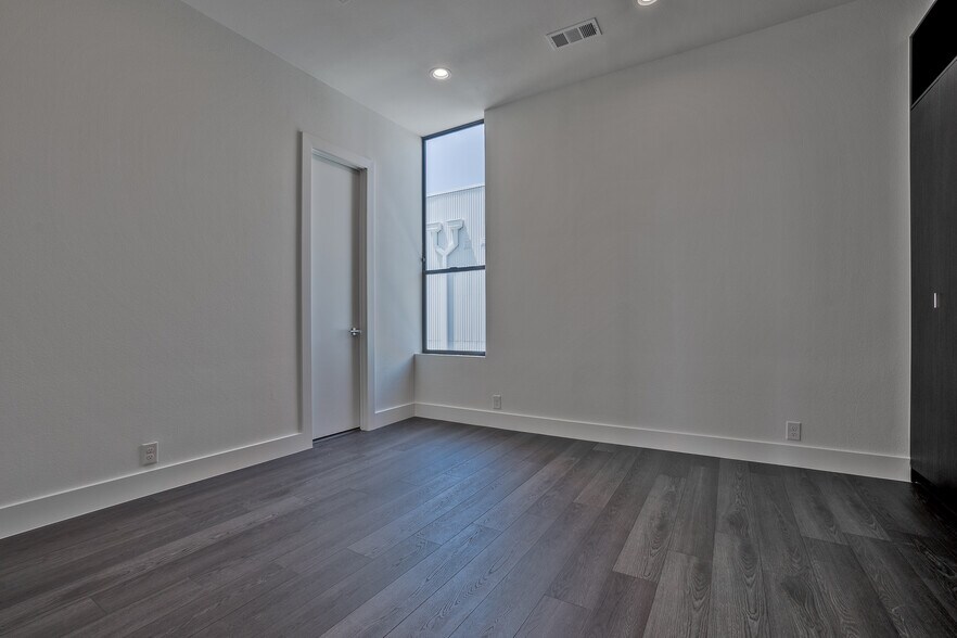 More Photos Of 4322 Roseland Ave, Dallas Apartments For Sale