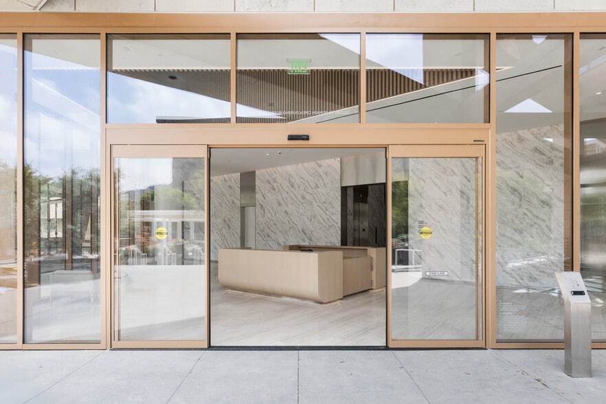 More Photos Of 3400 W Riverside Dr, Burbank Office For Lease