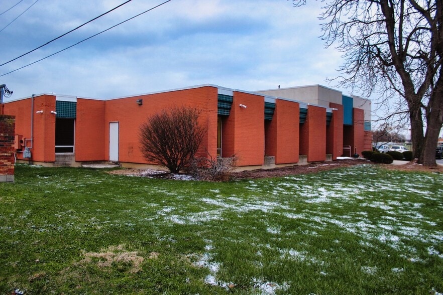 More Photos Of 651 E Main St, Dayton Office For Sale