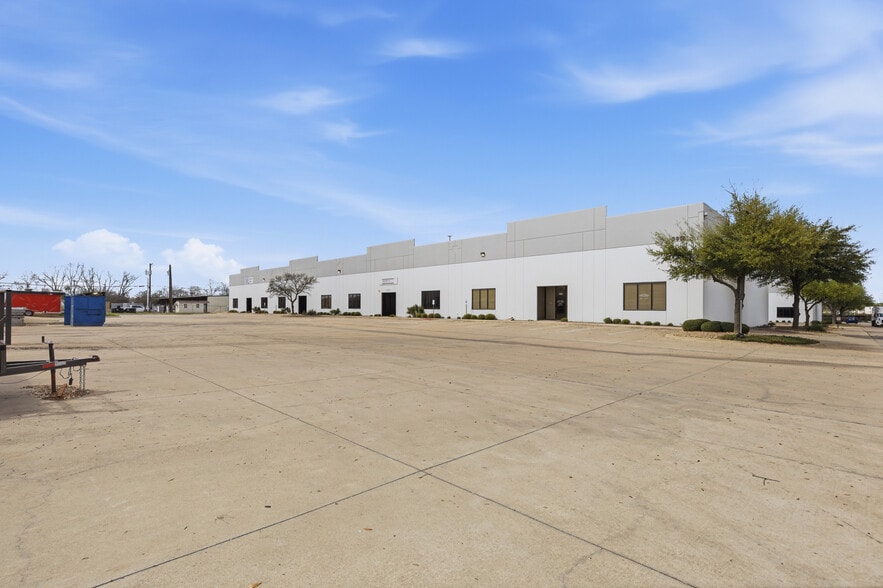 More Photos Of 3912 Gattis School Rd, Round Rock Warehouse For Lease