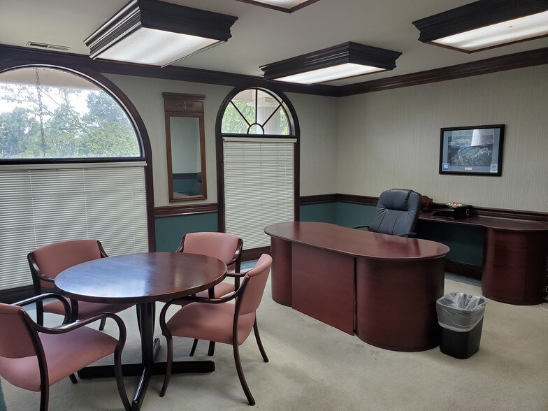 More Photos Of 1433 Emerywood Dr, Charlotte Office For Lease