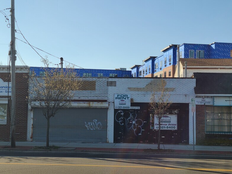 Primary Photo Of 1668-1672 Union Blvd, Bay Shore Storefront For Lease