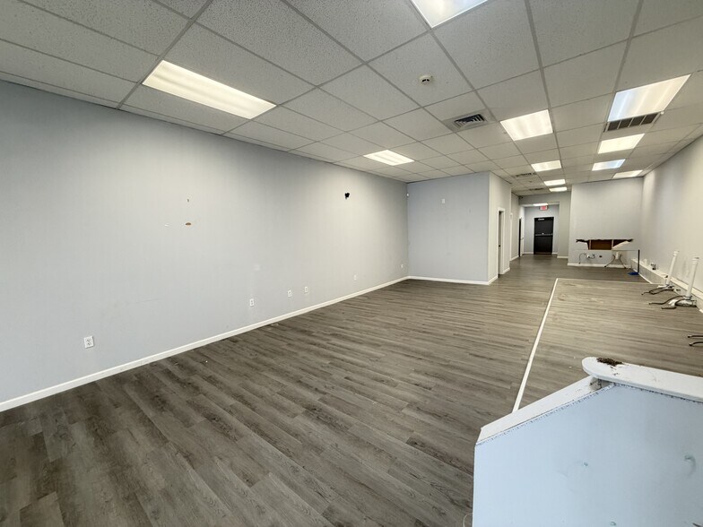 More Photos Of 310 Washington Ave, North Haven Freestanding For Lease
