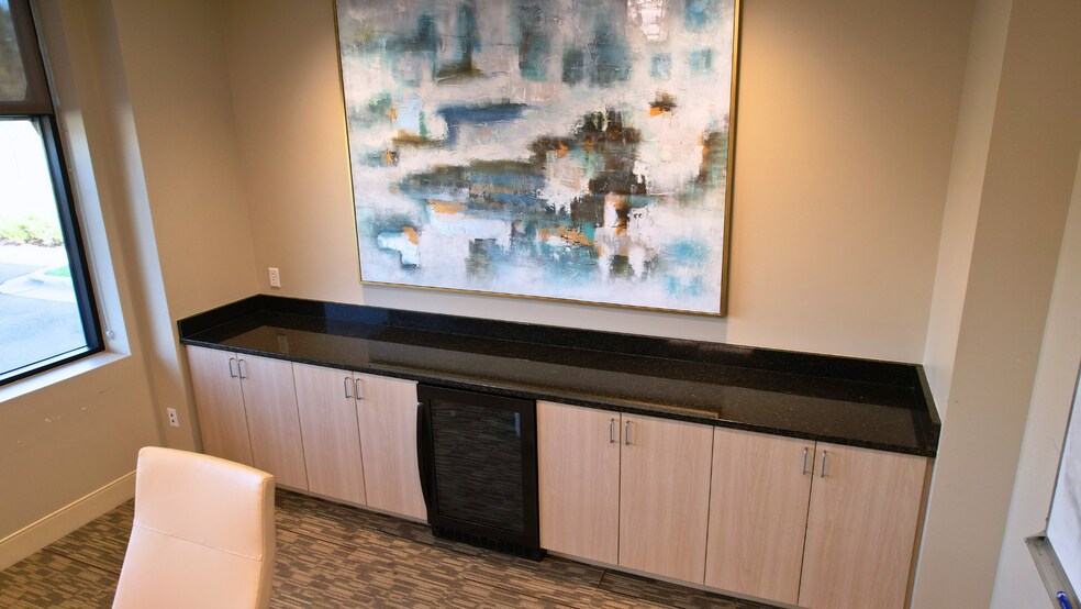 More Photos Of 4850 Northshore Ln, North Little Rock Office For Sale