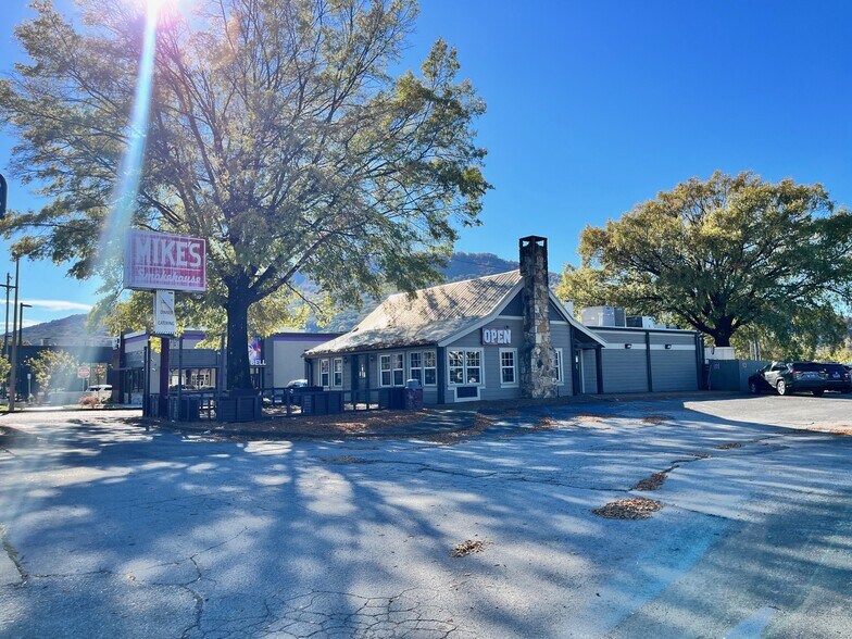 More Photos Of 3147 Broad St, Chattanooga Restaurant For Lease
