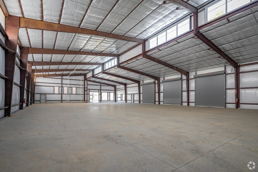 More Photos Of 1617 N Loop 336 E, Conroe Flex For Lease