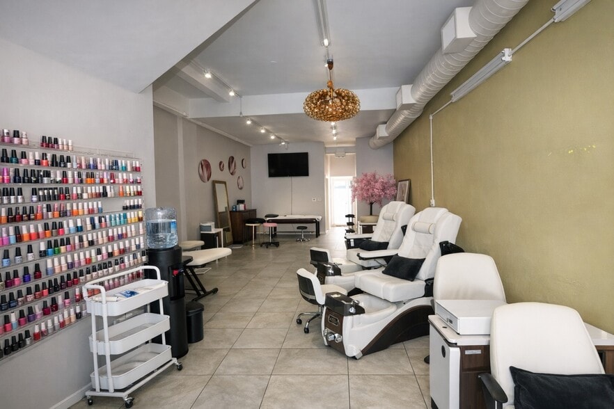 More Photos Of 317-319 S Robertson Blvd, Beverly Hills Office For Lease